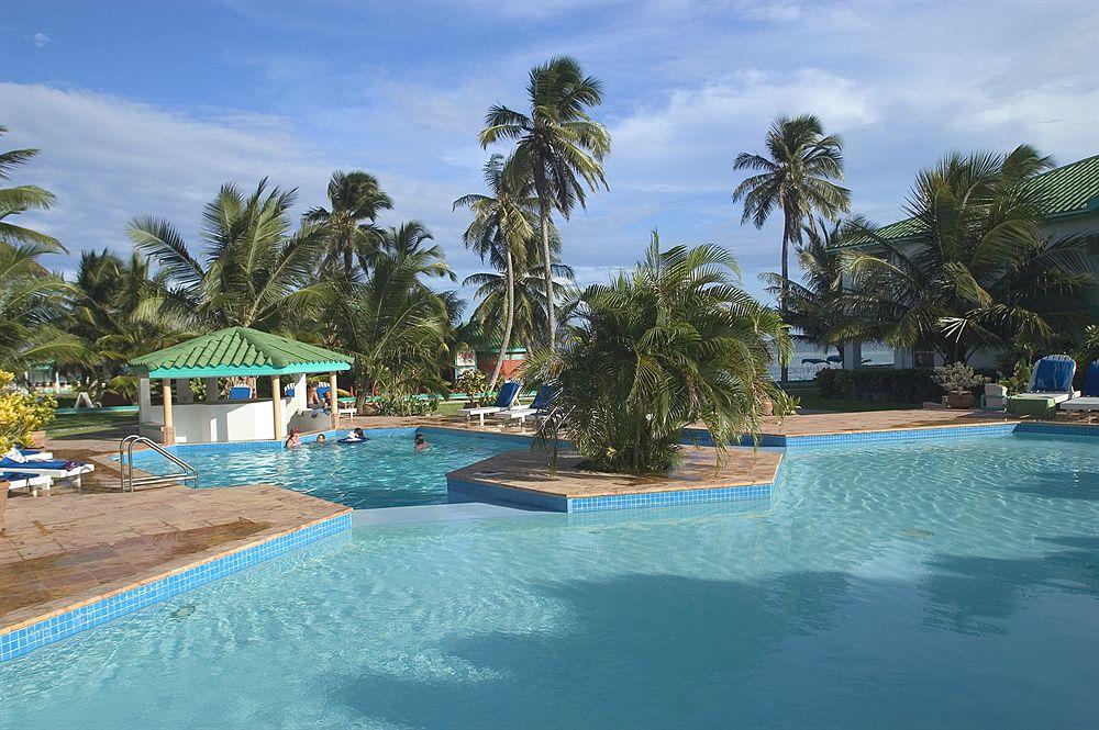 Banyan Bay Suites San Pedro  Exterior foto