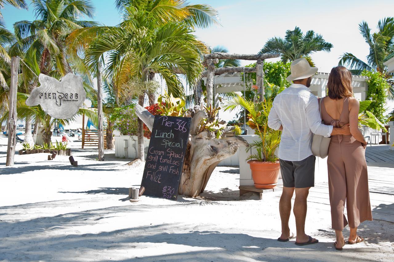 Banyan Bay Suites San Pedro  Exterior foto